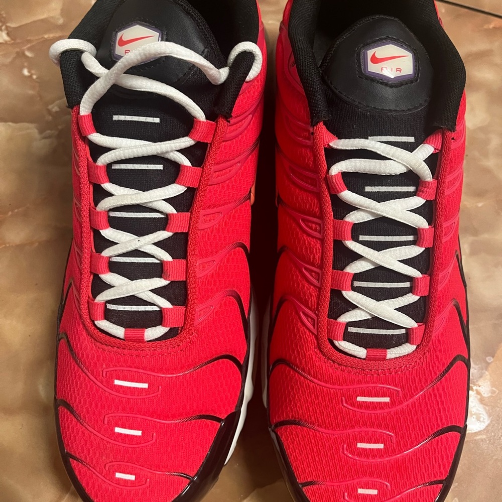2021
Air Max Plus 'Siren Red'